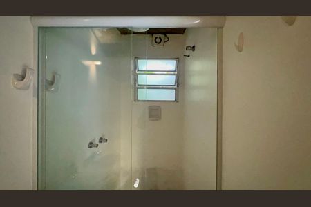 Casa à venda com 110m², 2 quartos e 2 vagasBanheiro da Suíte 2