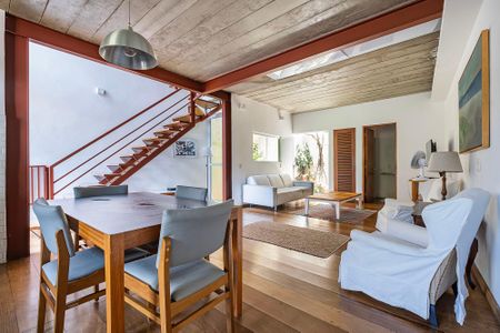 Suíte 1 de casa à venda com 2 quartos, 110m² em Vila Madalena, São Paulo