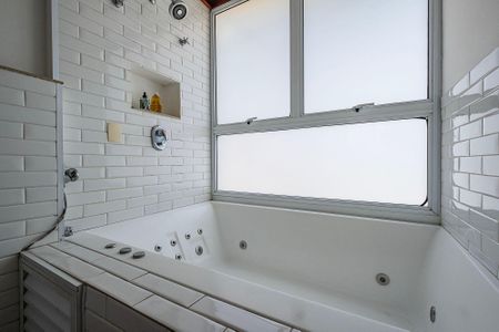 Suíte 1 de casa à venda com 2 quartos, 110m² em Vila Madalena, São Paulo