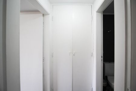 Corredor de apartamento para alugar com 1 quarto, 61m² em Vila Nova Conceição, São Paulo