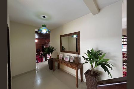 Casa de condomínio à venda com 600m², 4 quartos e 4 vagasSala