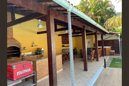 Casa de condomínio à venda com 600m², 4 quartos e 4 vagasVaranda