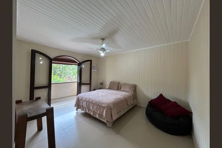 Casa de condomínio à venda com 600m², 4 quartos e 4 vagasQuarto