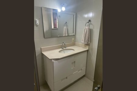 Casa de condomínio à venda com 600m², 4 quartos e 4 vagasBanheiro