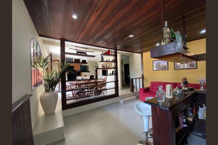 Casa de condomínio à venda com 600m², 4 quartos e 4 vagasSala