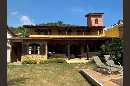 Casa de condomínio à venda com 600m², 4 quartos e 4 vagasFachada