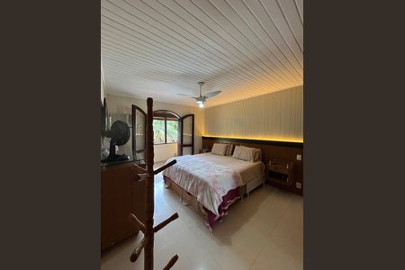 Casa de condomínio à venda com 600m², 4 quartos e 4 vagasQuarto