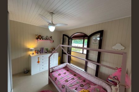 Casa de condomínio à venda com 600m², 4 quartos e 4 vagasQuarto