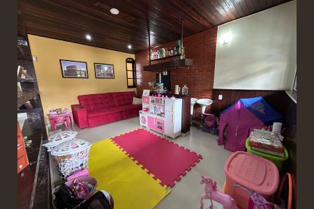 Casa de condomínio à venda com 600m², 4 quartos e 4 vagasSala