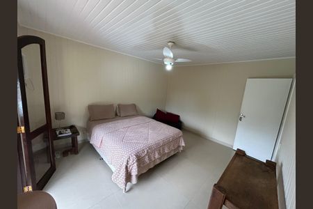 Casa de condomínio à venda com 600m², 4 quartos e 4 vagasQuarto