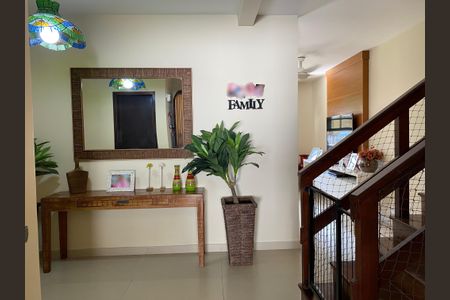 Casa de condomínio à venda com 600m², 4 quartos e 4 vagasSala