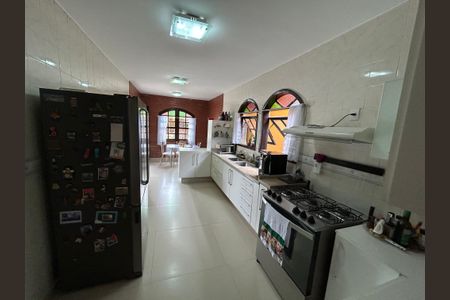 Casa de condomínio à venda com 600m², 4 quartos e 4 vagasCozinha