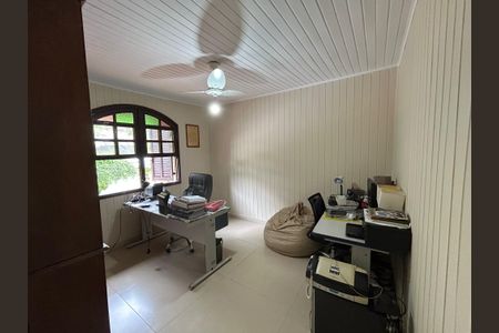 Casa de condomínio à venda com 600m², 4 quartos e 4 vagasQuarto