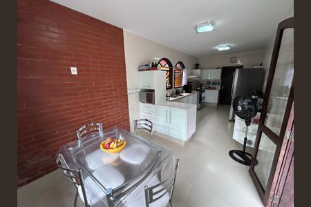 Casa de condomínio à venda com 600m², 4 quartos e 4 vagasCozinha