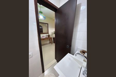 Casa de condomínio à venda com 600m², 4 quartos e 4 vagasBanheiro