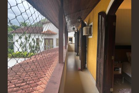 Casa de condomínio à venda com 600m², 4 quartos e 4 vagasVaranda