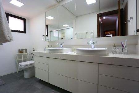 Apartamento para alugar com 156m², 3 quartos e 2 vagasBanheiro da Suíte