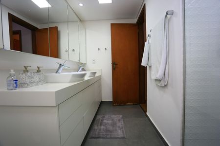 Apartamento para alugar com 156m², 3 quartos e 2 vagasBanheiro da Suíte