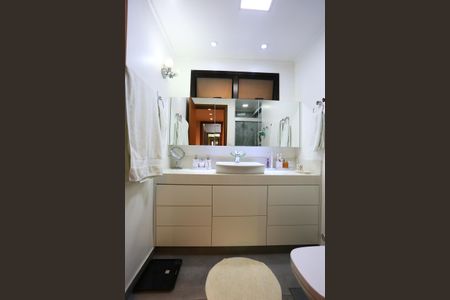 Apartamento para alugar com 156m², 3 quartos e 2 vagasBanheiro