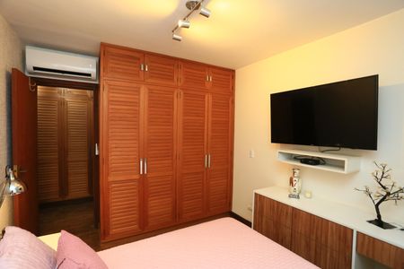 Apartamento para alugar com 156m², 3 quartos e 2 vagassuite