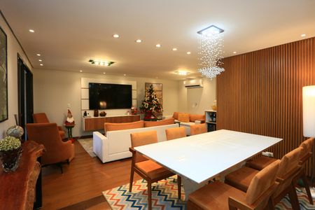 Apartamento para alugar com 156m², 3 quartos e 2 vagasSala