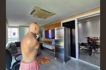 Apartamento à venda com 127m², 3 quartos e 2 vagasVaranda