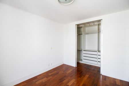 Apartamento para alugar com 190m², 3 quartos e 4 vagas Apartamento para alugar com 190m², 3 quartos e 4 vagasSuíte 3