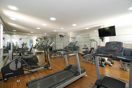 Apartamento para alugar com 190m², 3 quartos e 4 vagas Apartamento para alugar com 190m², 3 quartos e 4 vagasÁrea Comum - Academia