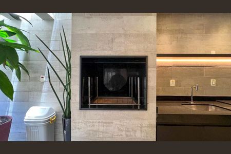 Apartamento para alugar com 190m², 3 quartos e 4 vagas Apartamento para alugar com 190m², 3 quartos e 4 vagasÁrea Comum - Churrasqueira