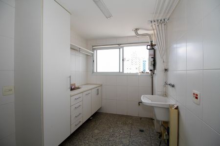 Apartamento para alugar com 190m², 3 quartos e 4 vagas Apartamento para alugar com 190m², 3 quartos e 4 vagasÁrea de Serviço