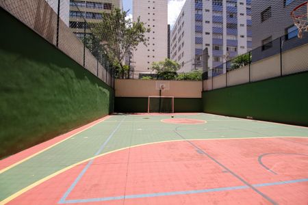 Apartamento para alugar com 190m², 3 quartos e 4 vagas Apartamento para alugar com 190m², 3 quartos e 4 vagasÁrea Comum - Quadra Poliesportiva