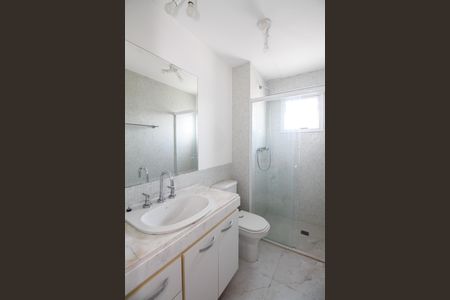 Apartamento para alugar com 190m², 3 quartos e 4 vagas Apartamento para alugar com 190m², 3 quartos e 4 vagasBanheiro da Suíte 2