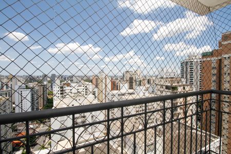 Apartamento para alugar com 190m², 3 quartos e 4 vagas Apartamento para alugar com 190m², 3 quartos e 4 vagasVaranda e Vista da Suíte 3