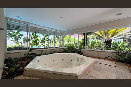 Apartamento para alugar com 190m², 3 quartos e 4 vagas Apartamento para alugar com 190m², 3 quartos e 4 vagasÁrea Comum - SPA