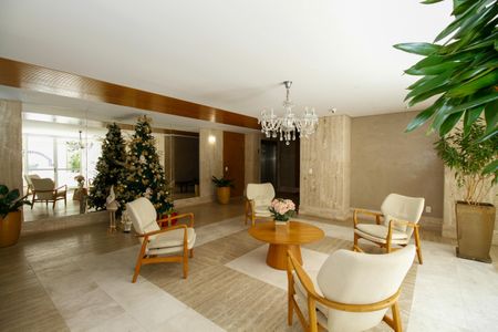 Apartamento para alugar com 190m², 3 quartos e 4 vagas Apartamento para alugar com 190m², 3 quartos e 4 vagasHall Social