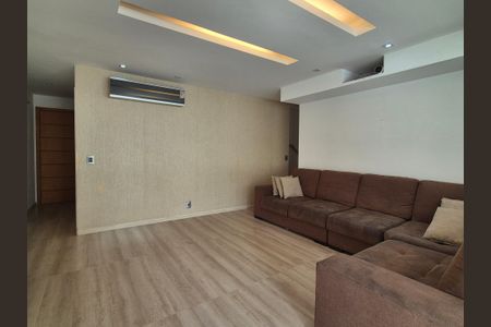 Apartamento à venda com 206m², 4 quartos e 2 vagasSala 