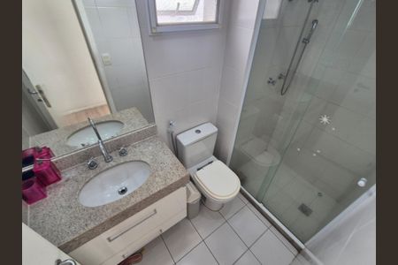 Apartamento à venda com 206m², 4 quartos e 2 vagasBanheiro 