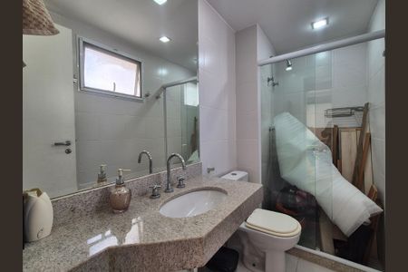 Apartamento à venda com 206m², 4 quartos e 2 vagasBanheiro suite 2