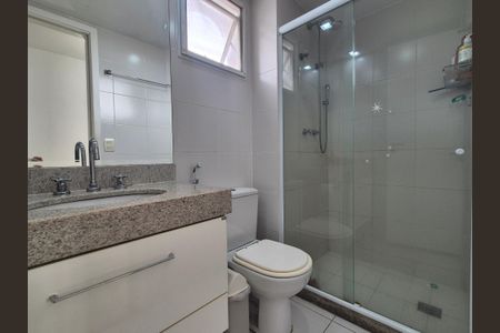 Apartamento à venda com 206m², 4 quartos e 2 vagasBanheiro 