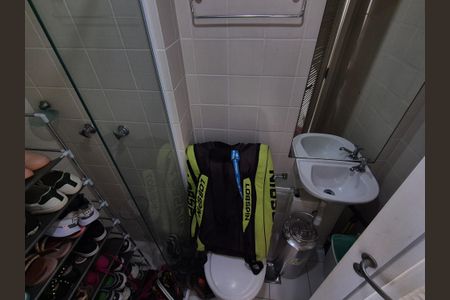 Apartamento à venda com 206m², 4 quartos e 2 vagasBanheiro de Serviço 