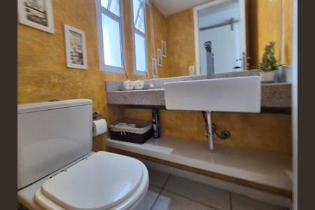 Apartamento à venda com 206m², 4 quartos e 2 vagasLavabo 