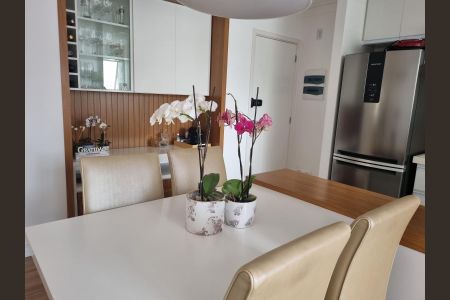 Apartamento à venda com 72m², 2 quartos e 2 vagasSala