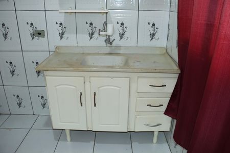 Casa para alugar com 1 quarto, 18m² em Jardim do Colegio, Embu das Artes