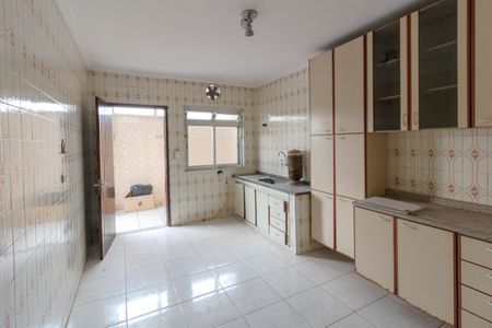 Casa para alugar com 110m², 2 quartos e 2 vagas Casa para alugar com 110m², 2 quartos e 2 vagasCozinha