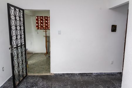 Casa para alugar com 110m², 2 quartos e 2 vagas Casa para alugar com 110m², 2 quartos e 2 vagasSala