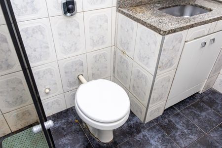 Casa para alugar com 110m², 2 quartos e 2 vagas Casa para alugar com 110m², 2 quartos e 2 vagasBanheiro