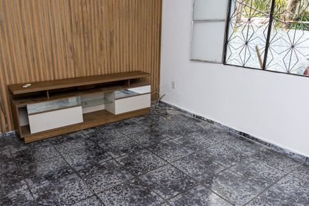 Casa para alugar com 110m², 2 quartos e 2 vagas Casa para alugar com 110m², 2 quartos e 2 vagasSala