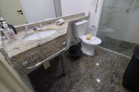 Banheiro de apartamento para alugar com 1 quarto, 32m² em Vila Osasco, Osasco