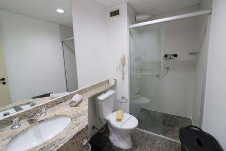 Banheiro de apartamento para alugar com 1 quarto, 32m² em Vila Osasco, Osasco