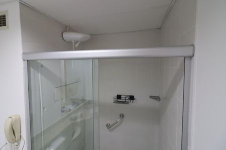 Banheiro de apartamento para alugar com 1 quarto, 32m² em Vila Osasco, Osasco